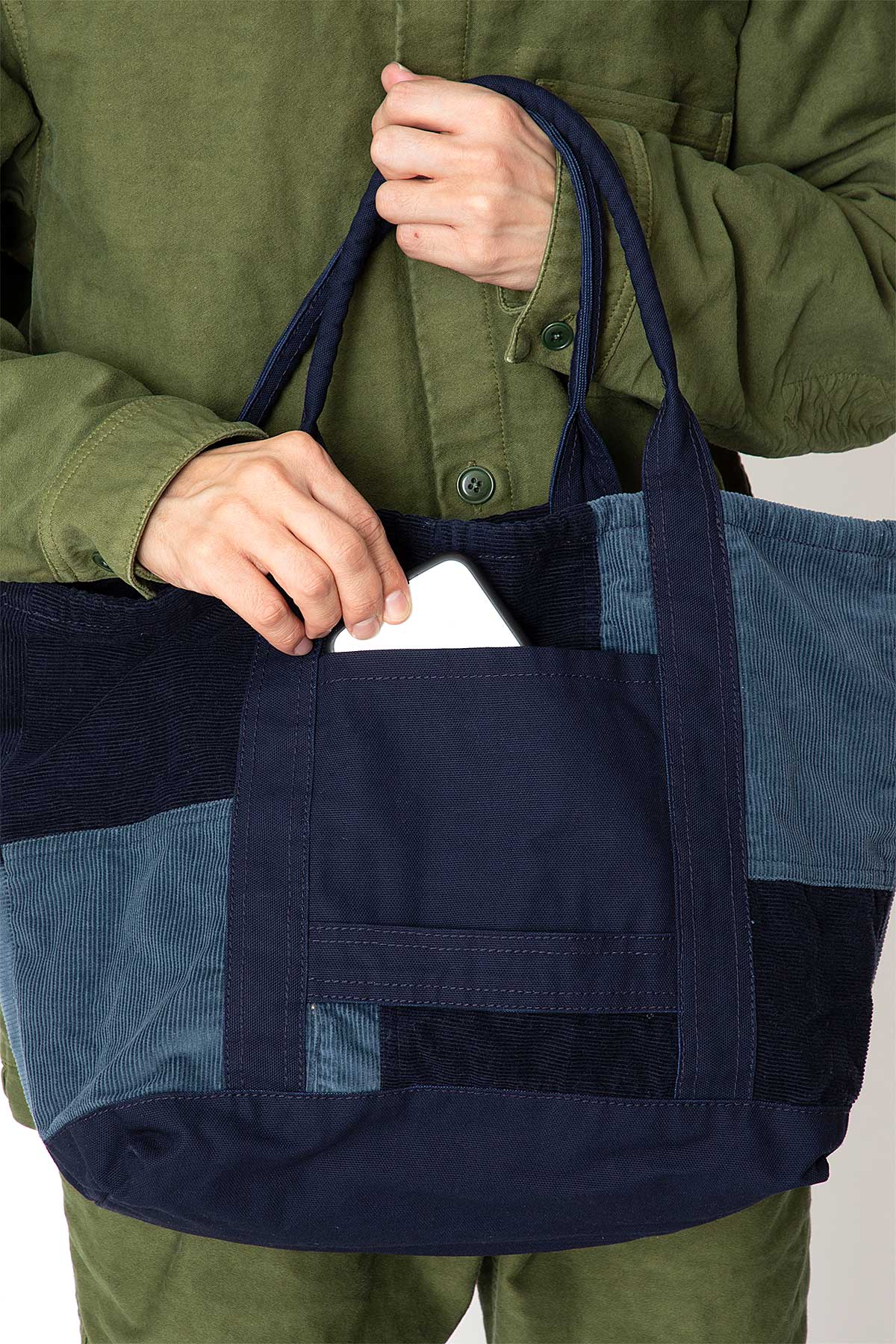 CARRY-ALL TOTE M UPCYCLED CORDUROY | hobo